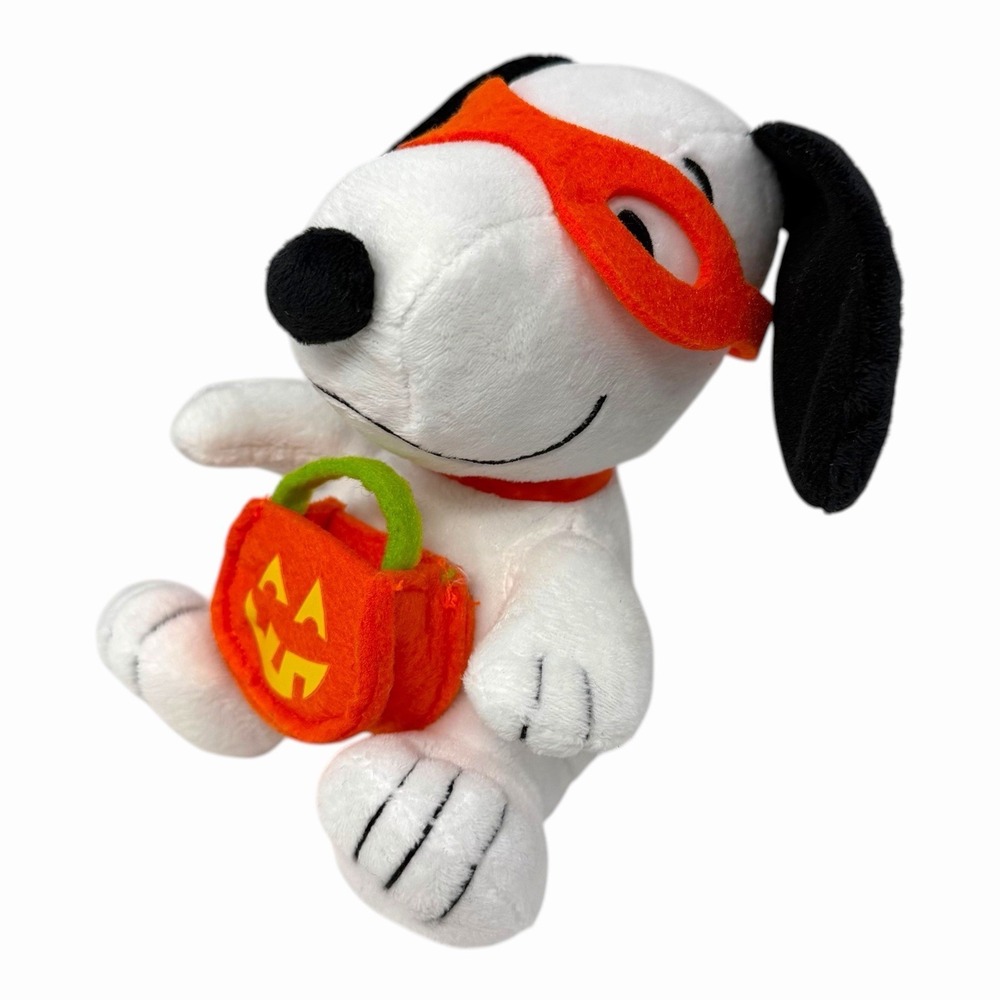 Hallmark Peanuts Snoopy Halloween Superhero Plush Orange Mask Pumpkin Bag 7in